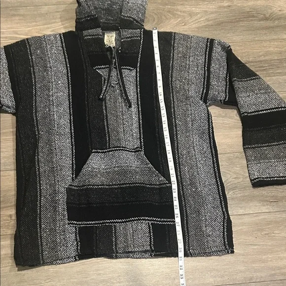 NWOT Artilana Black and Gray Knit Baja Hoodie Size XL - Picture 6 of 7
